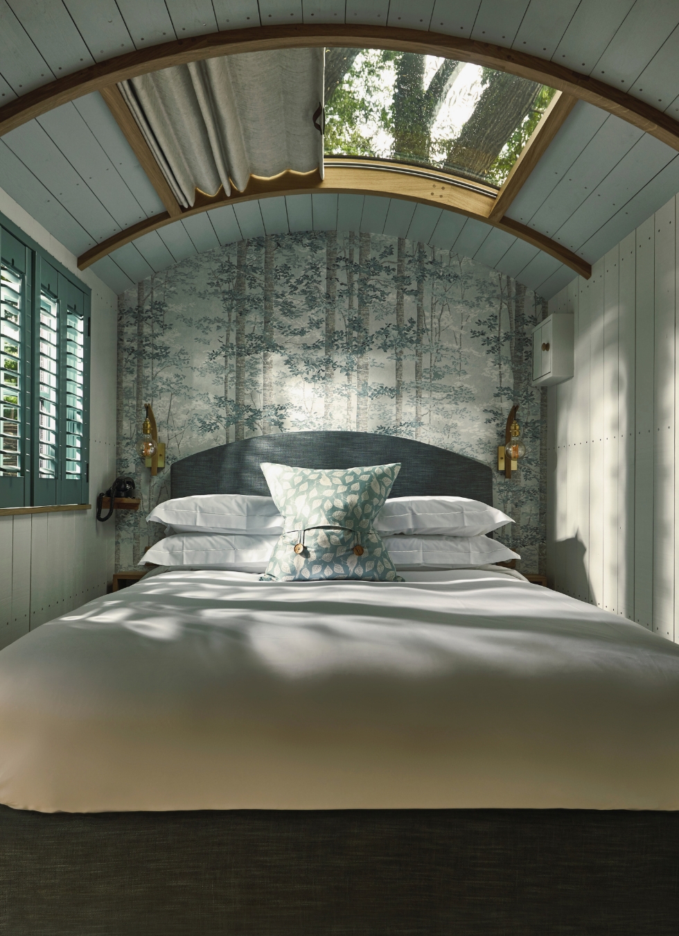 Fish Hotel Hideaway Hut