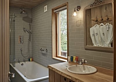 Treehouse bathroom at The Fish